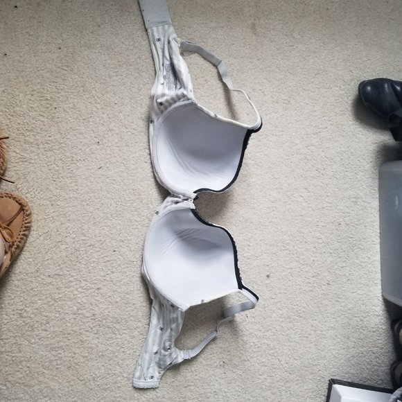 Body by Victoria's Secret - Picture 2 of 3